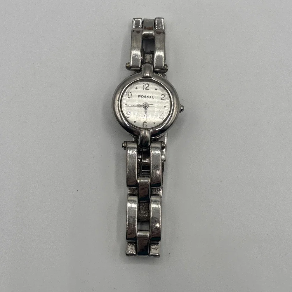 Fossil F2 Women's Watch Silver Link Band Es-8875‎